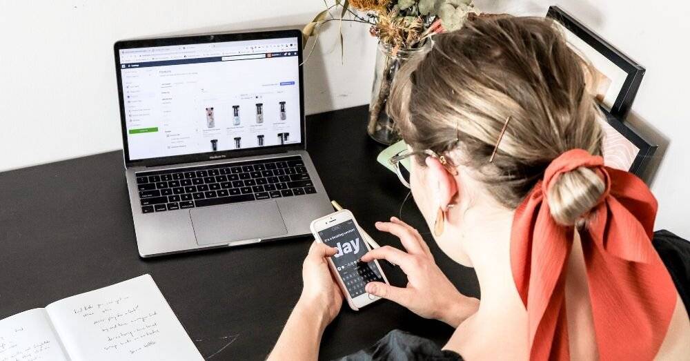 Are you struggling to find the perfect B2B eCommerce platform for your business? Well, consider this the end of your struggles. We’ve looked into the 10 best eCommerce platforms you can use to get your business set up online today.