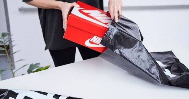 Big name brands like Nike take the time to ensure that even if their packaging is not unique, that it is at least practical. Handmade items though need to take their packaging a step further so they can stand out ahead of the competition.