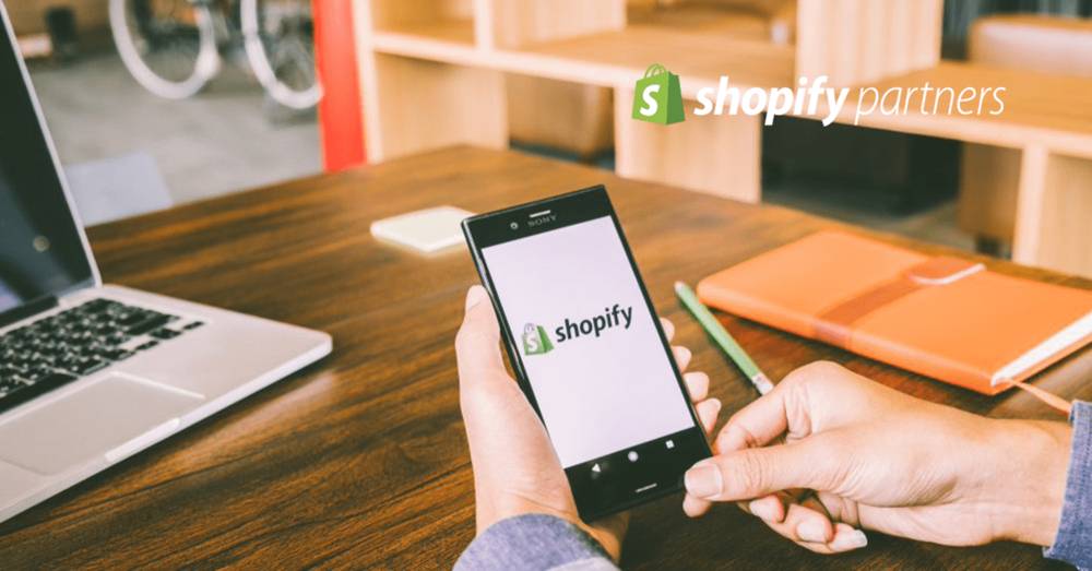Here we delve deep into the best Shopify themes that are on offer this year.