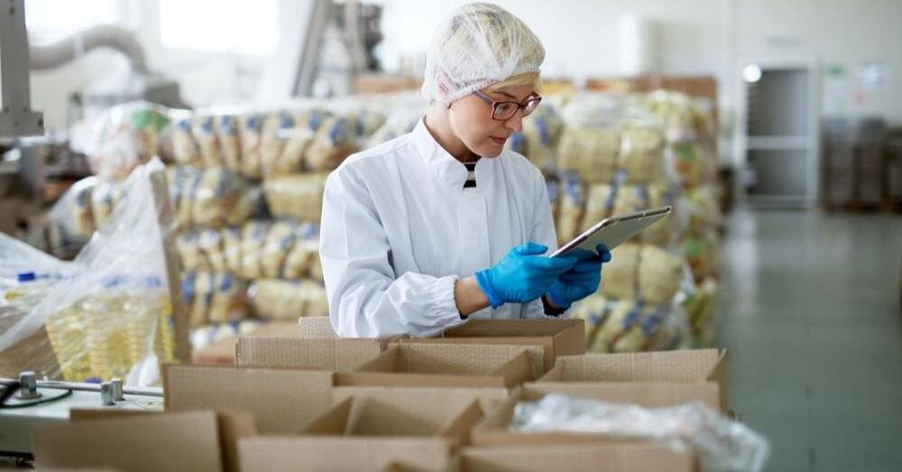 In this article, we are going to explore lean manufacturing tools, from techniques to software, which you can use to optimize your entire manufacturing process.