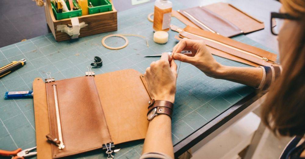Scaling manufacturers have limited space and resources. They need to make everything go as far as possible. This is where Just-in-Time Inventory (JIT) comes in. Modern manufacturers can make to order through good planning and management. Stella Soomlais has grown her design studio into a flourishing business using principles of just-in-time. 