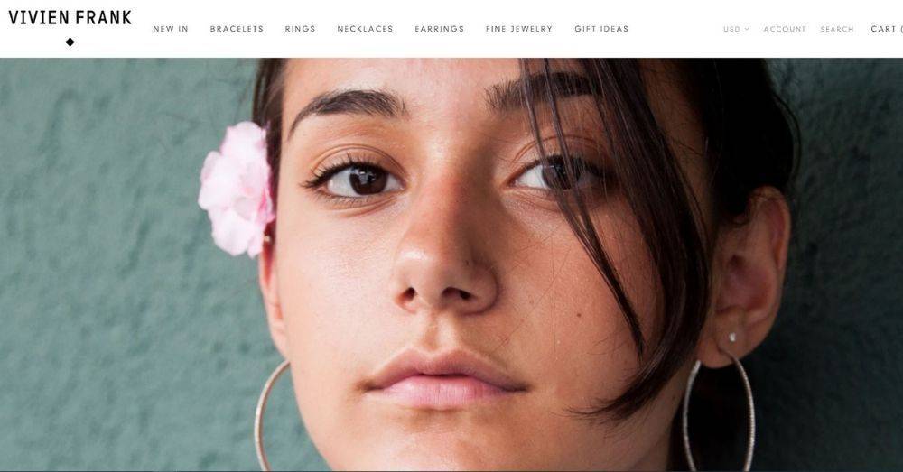 Jewelry stores that use Shopify increase their sales by the exposure from e-commerce.